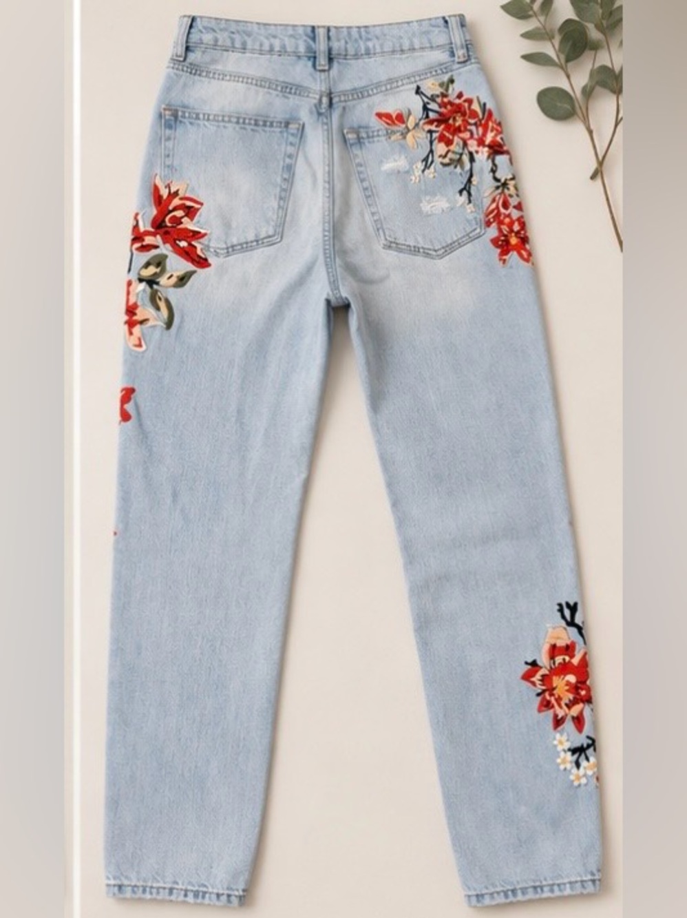 Embroidered Jeans - Picture 3 of 5